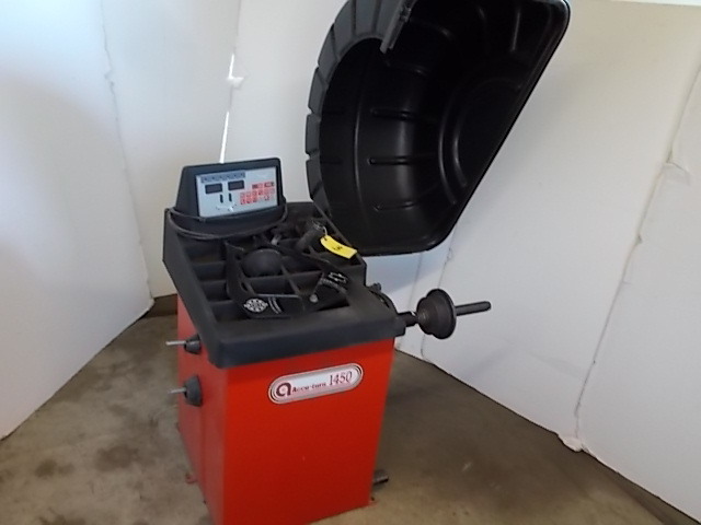 lot 3 image: Accu-Turn Model 1450 Tire Balancer,...