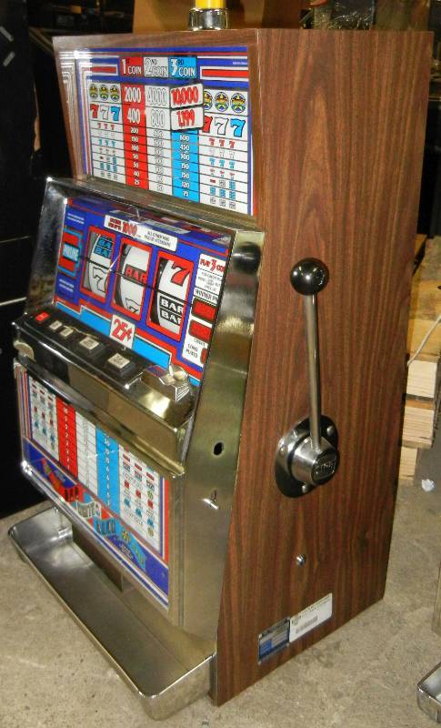 lot 1004 image: IGT REEL SLOT MACHINE RED, WHITE, & BLUE WILDSTAR