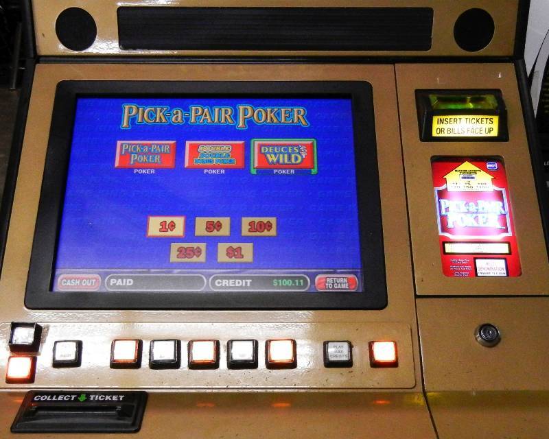 how to play poker slot machine