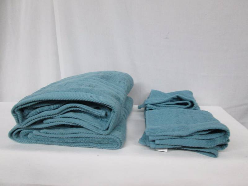lot 86 image: McLeland Design Ringspun Towel Set