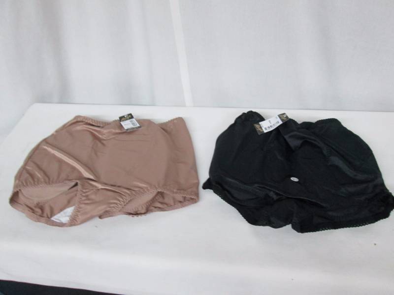 lot 103 image: 2 - Padded Shaper Panty