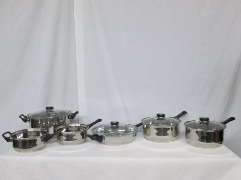 lot 37 image: Alcove Stainless Steel 10-pc. Cookware Set