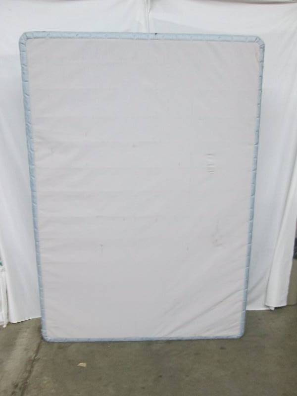 lot 83 image: Serta Box Spring - Full