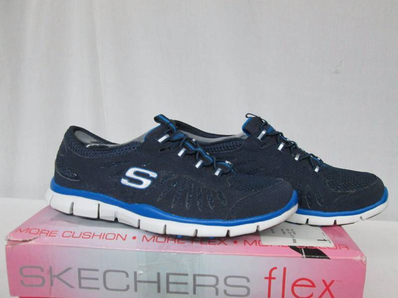 lot 92 image: Skechers Womens Fabulous Slip-On Shoe