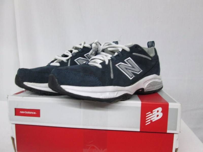 lot 90 image: New Balance Mens 608V3 Suede Crosstrainer