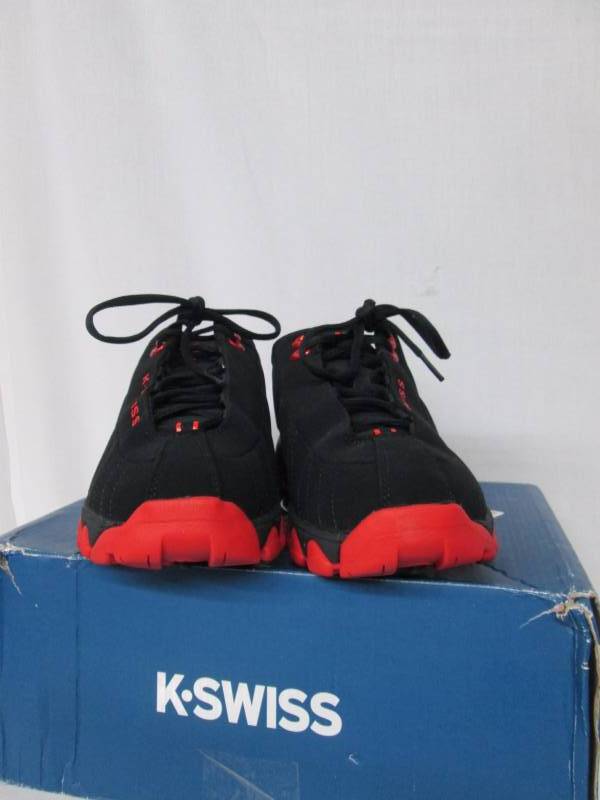lot 89 image: K-Swiss Mens ST329 Crosstrainer Shoe