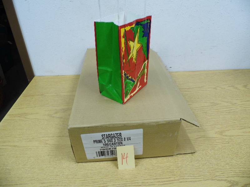 lot 14 image: Gift Bags