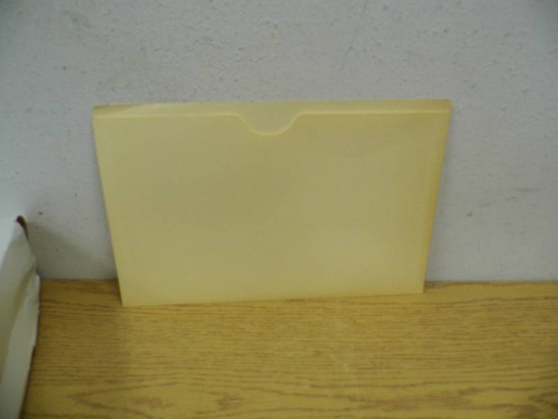 lot 25 image: Case of 500 File Jackets