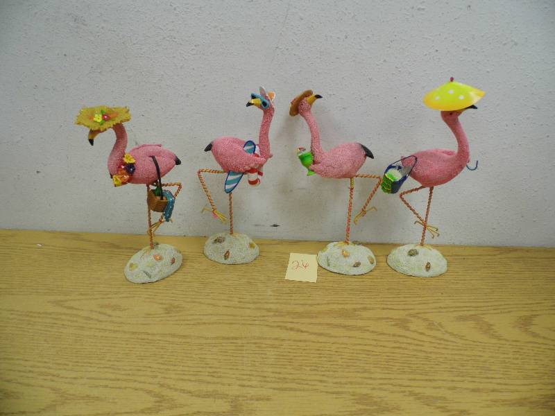 lot 26 image: New Set of 4 Flamingo Bobbles