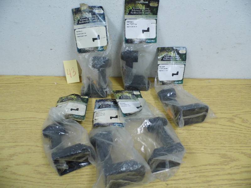 lot 43 image: 6 Light Wall Mounts