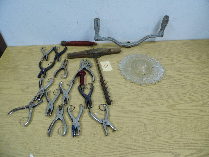 lot 51 image: Paper Punches w Vintage Tools