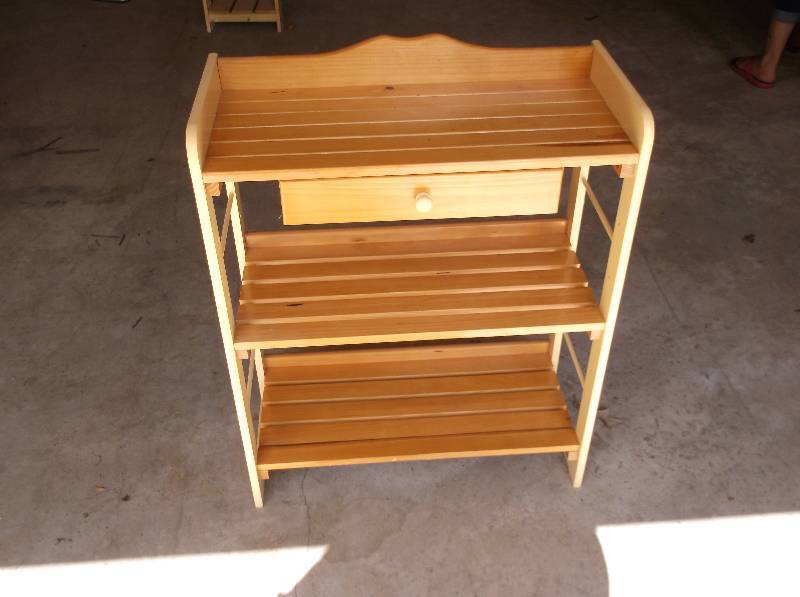 lot 8 image: Shelf