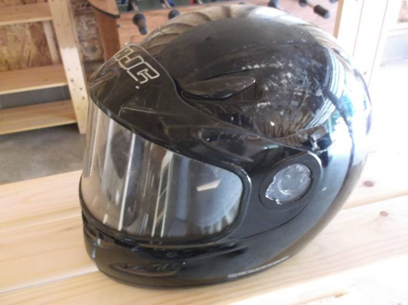 lot 21 image: Snowmobile Helmet