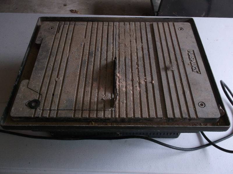 lot 24 image: Tile Saw
