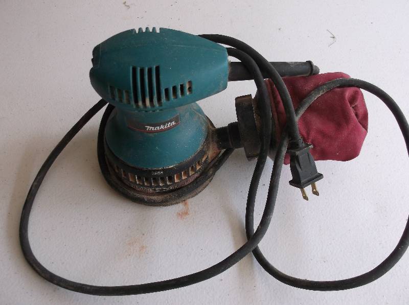 lot 27 image: Palm Sander