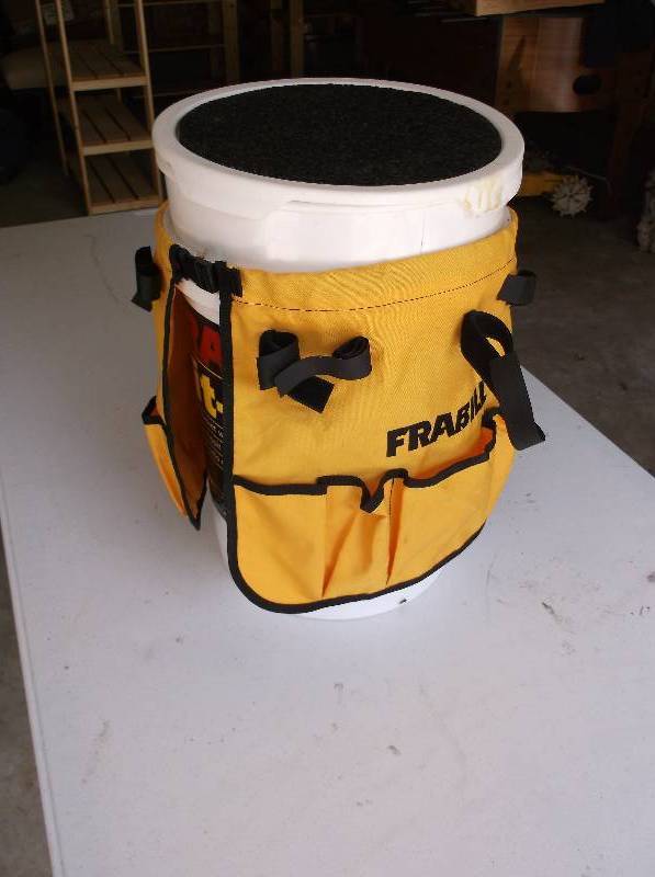 lot 32 image: Fishing