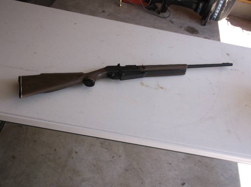 lot 42 image: Pellet BB Gun