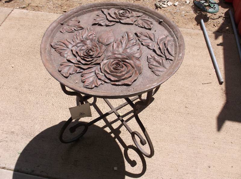 lot 44 image: Patio Table