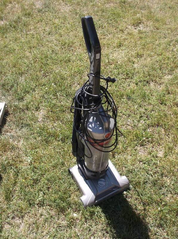 lot 72 image: Vacuum