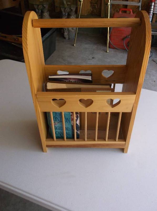 lot 81 image: Magazine Rack