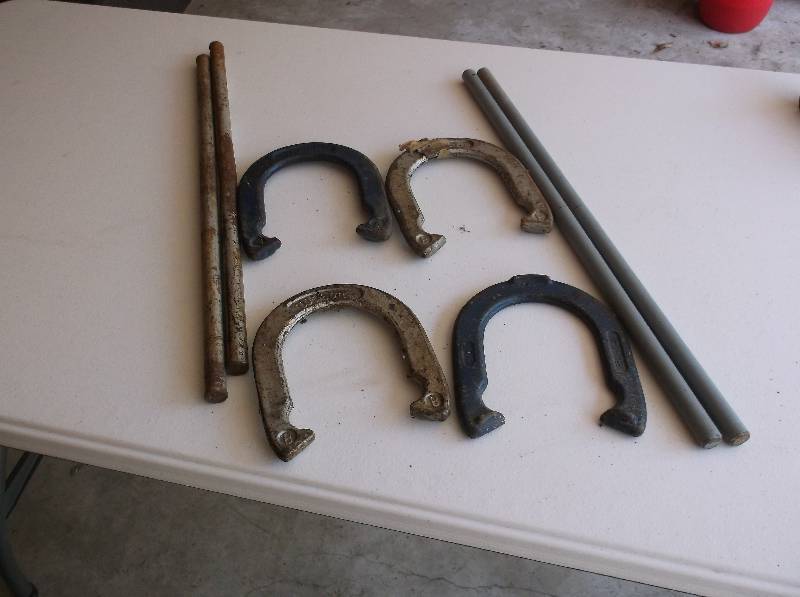 lot 90 image: Horseshoe Set