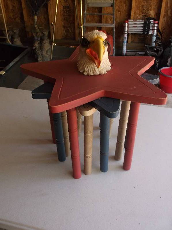 lot 101 image: Nesting Tables