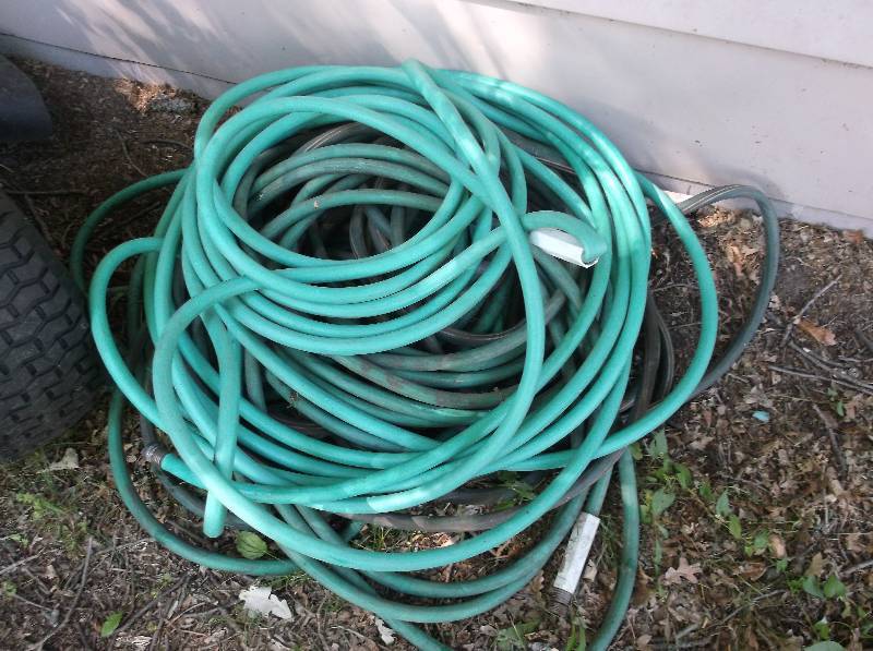 lot 133 image: Garden hoses