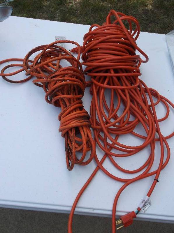 lot 146 image: Extension cords