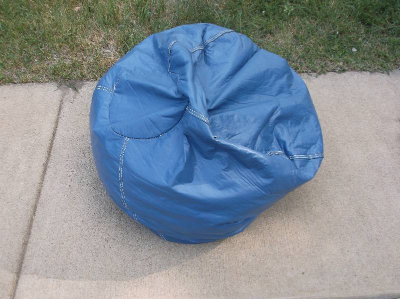 lot 174 image: Furniture