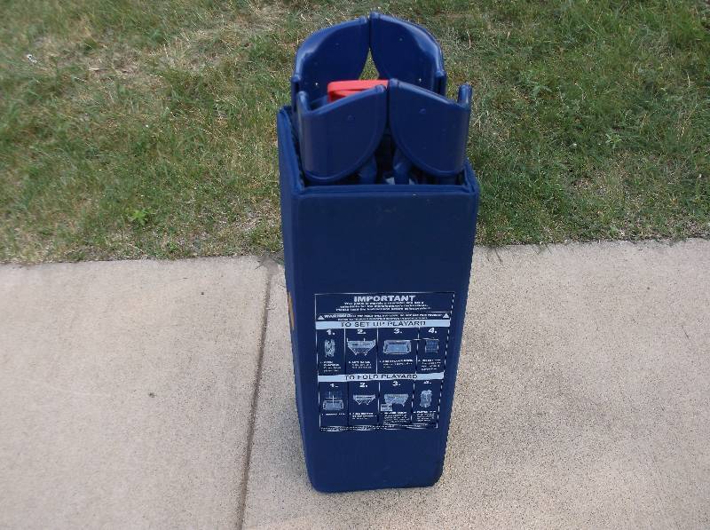 lot 176 image: Furniture