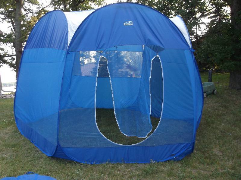 lot 179 image: Furniture