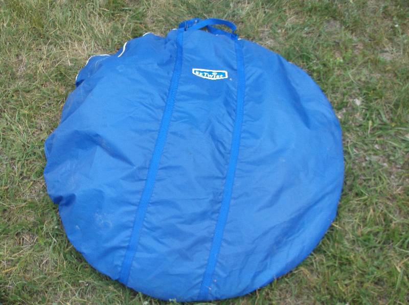 lot 180 image: Furniture