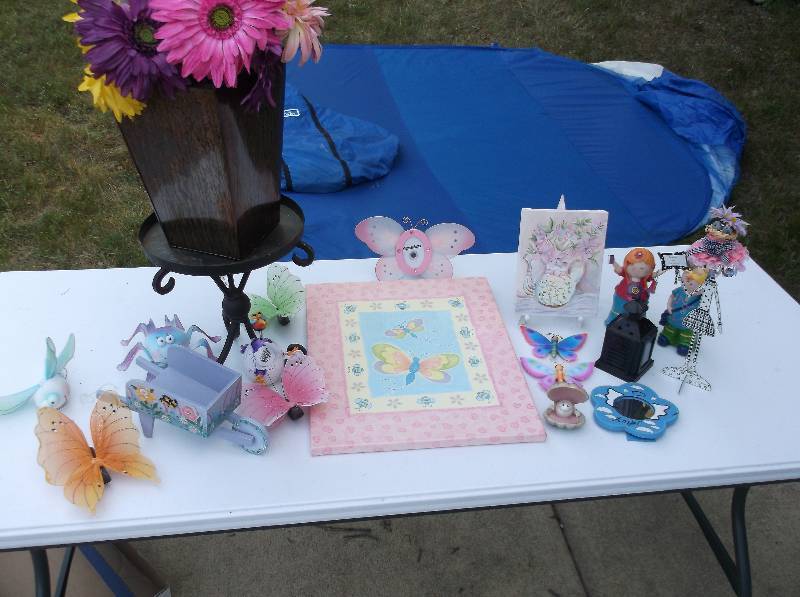 lot 190 image: Decor