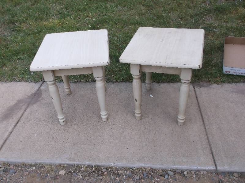 lot 203 image: Furniture