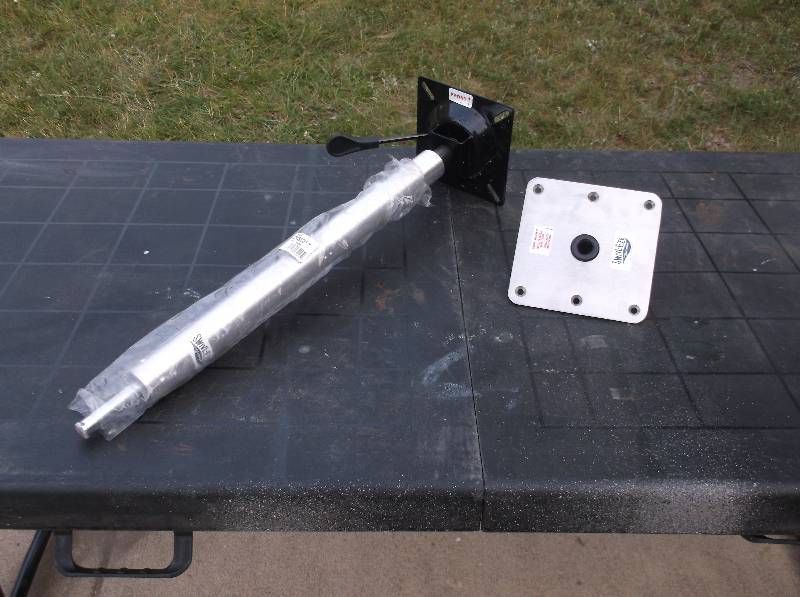 lot 209 image: Boat seats