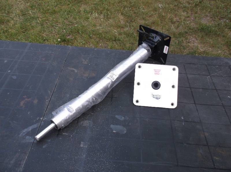 lot 210 image: Boat accessory