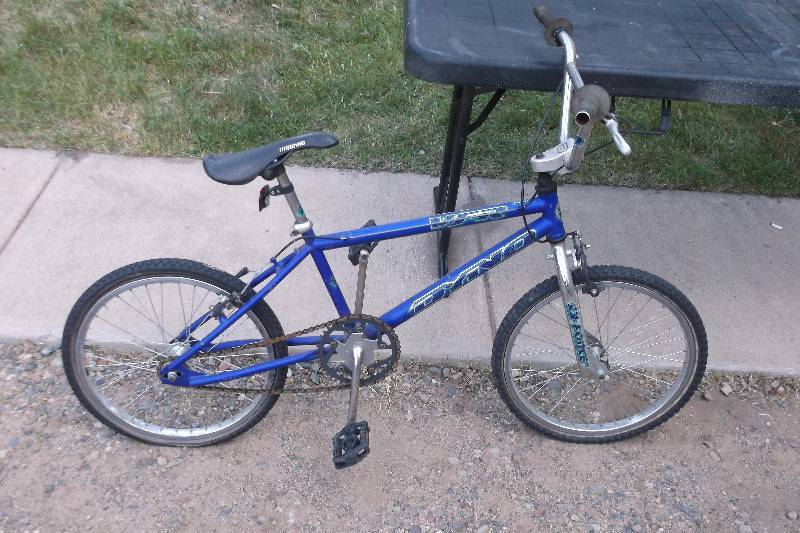 lot 213 image: Kids Bike