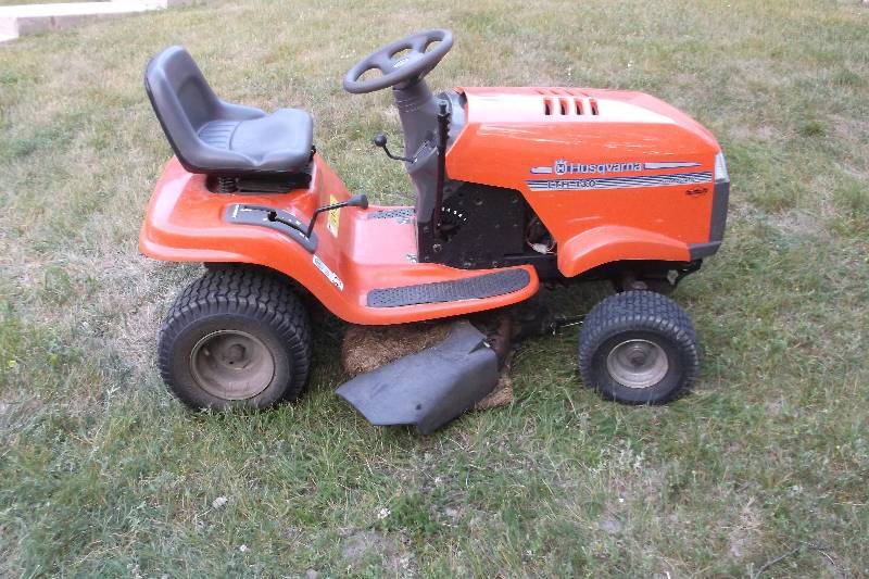 lot 220 image: Lawn mower