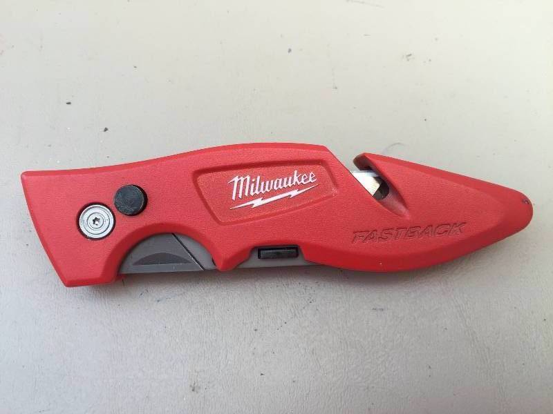 Milwaukee Fastback Utility Knife
