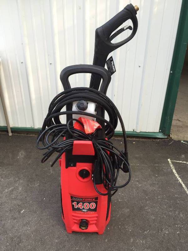 Clean Force 1400PSI Pressure Washer