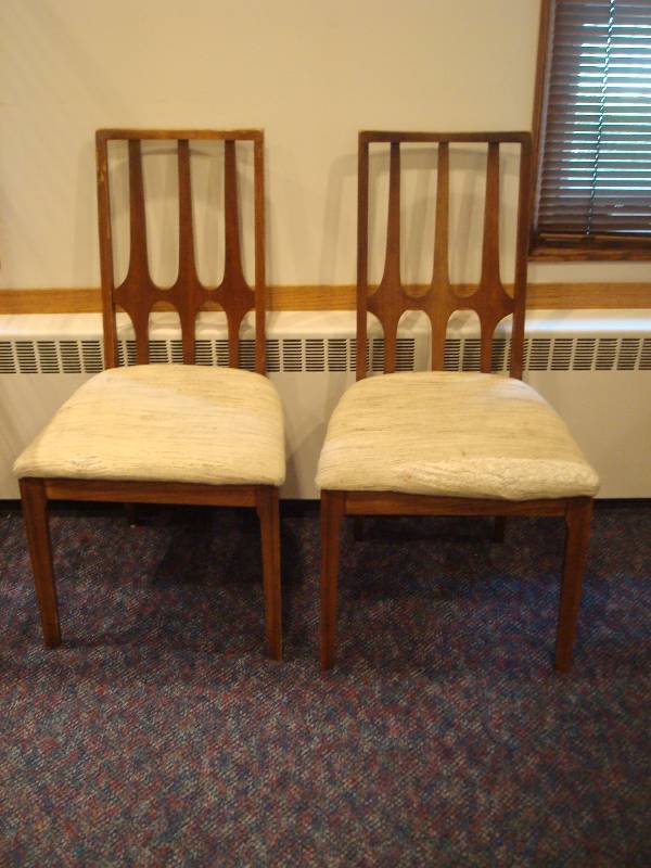 lot 9 image: Pair Of Vintage Wood Chairs, Cushion Need New Fabric