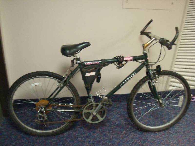 lot 14 image: Coleman Mountain Bike, Needs Maintenance