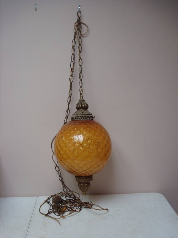 lot 37 image: Vintage Hanging Globe Lamp Light, Untested