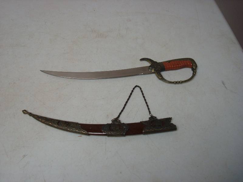 lot 39 image: Hand Held Knife And Sheath
