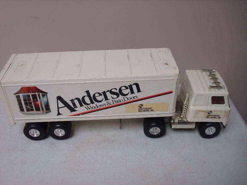 lot 51 image: Andersen Windows Ertl Truck, Some Wear, Missing Back Door