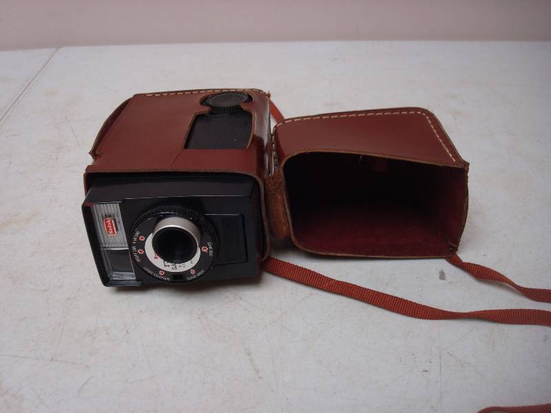 lot 102 image: Vintage Kodak Camera Untested