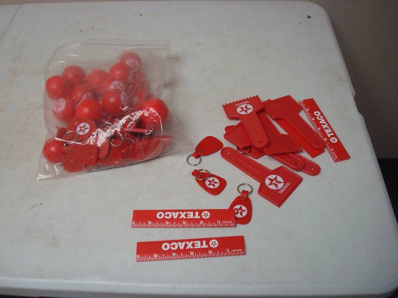 lot 107 image: Lot Of Texaco Items