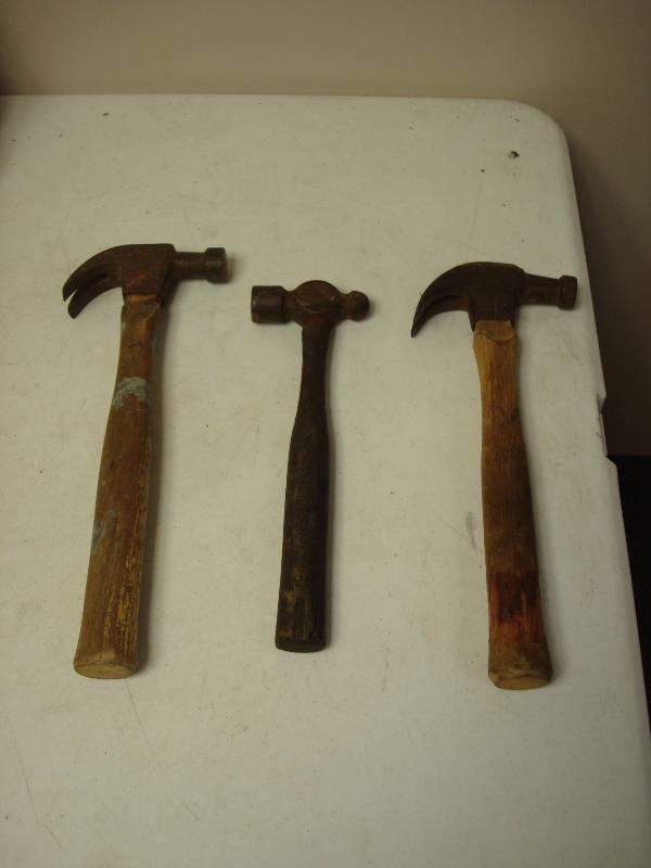lot 146 image: Lot Of Wood Handled Hammers
