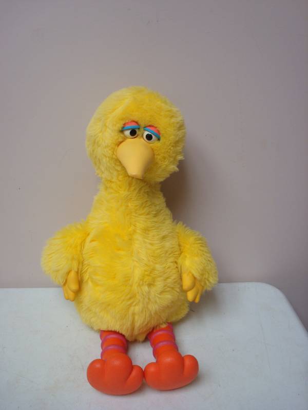 lot 163 image: Vintage Big Bird Animated Figure, Does Not Work Right