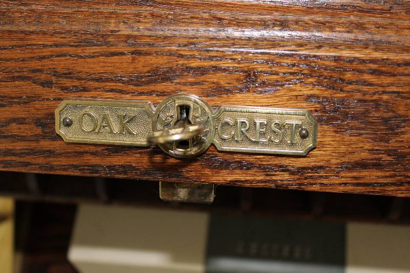 Vintage Oak Crest Roll Top Desk W Multiple Drawers Compartments Wood Finish 54 X 28 X 45 West Bloomington Estate Sale K Bid